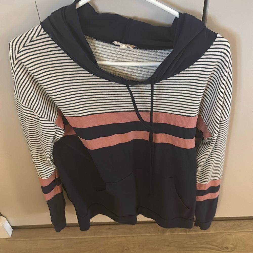 Hem & Thread Lightweight Hoodie Size Small